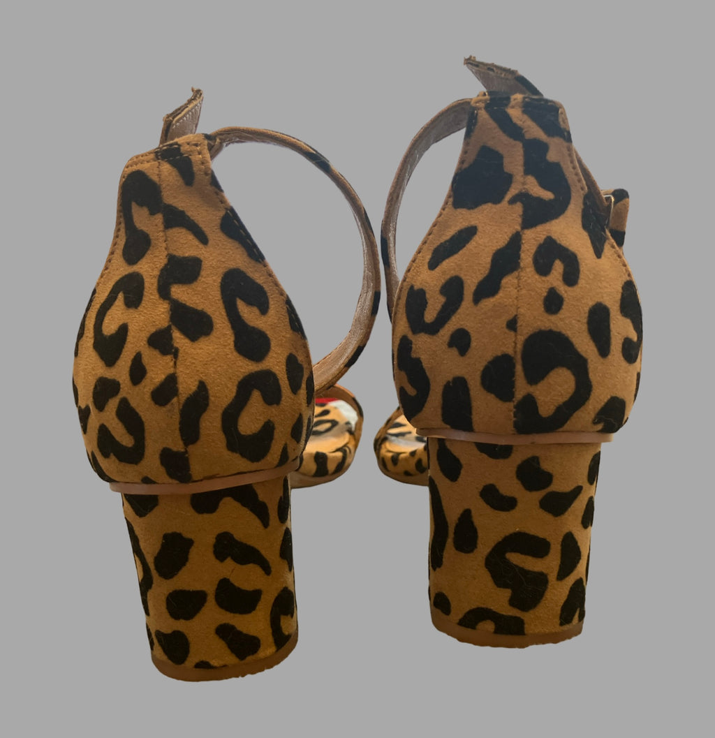 Talons Urban Outfitters - 38